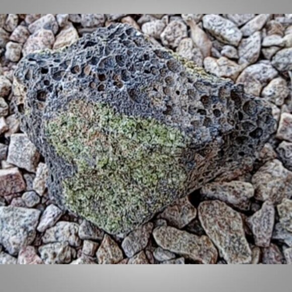 PERIDOT in basalt crystal rock stone gemstone AUGUST birthstone 05 - Picture 7 of 7